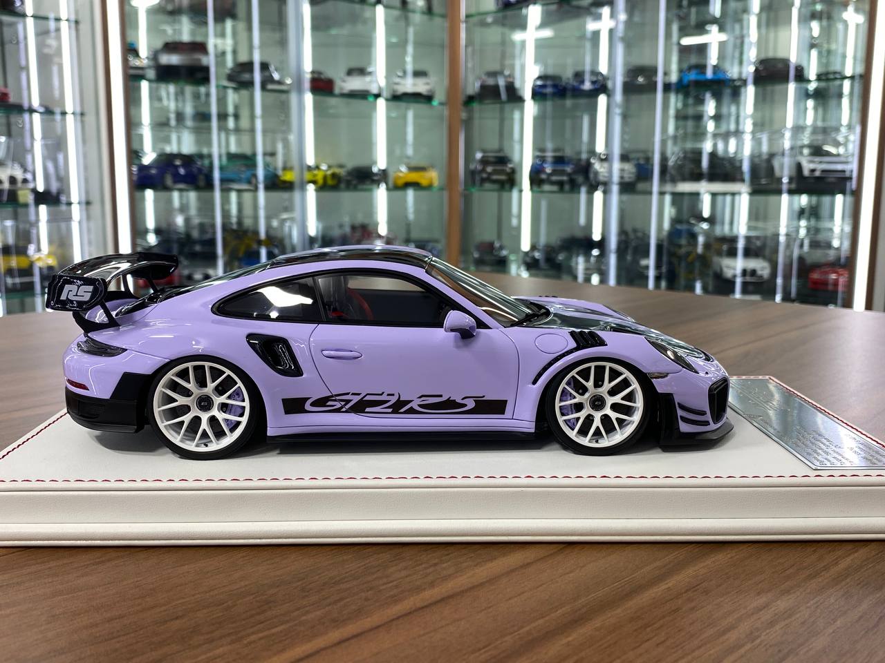 1:18 Resin Model (Not Opening) – Davis & Giovanni Porsche 911 GT3 RS MR Light Purple / Carbon – Limited 1 of 1