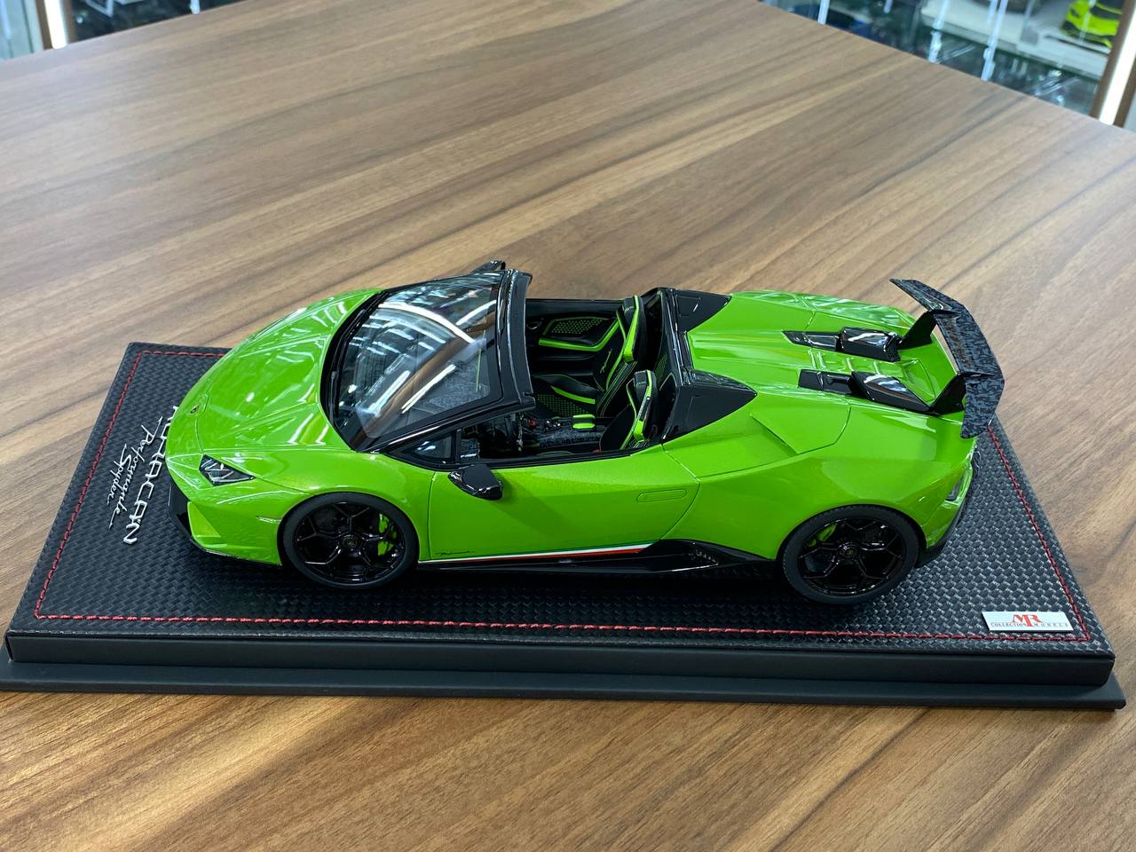 1/18 Resin Model MR Collection Lamborghini Huracan Performente Spyder Verde Mante (pearl) Limited-  49 pcs