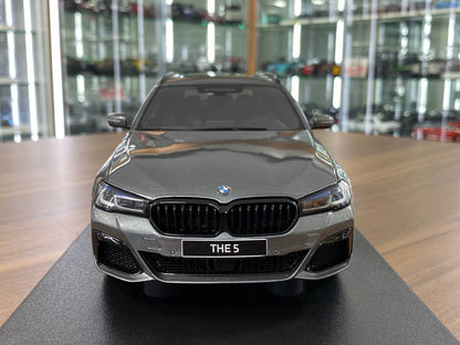 1/18 Resin Model GT Spirit BMW 530e xDrive M Sport Touring G91 – Grey – Limited Edition