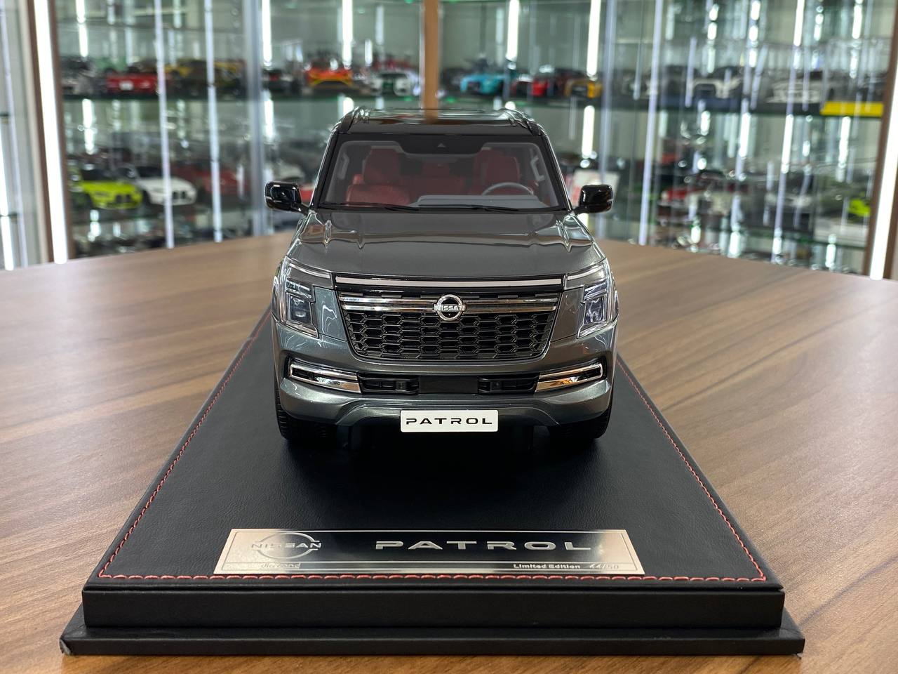 1/18 Diamand Nissan Patrol Y63 Platinum – Grey/Black – Limited Edition (50 pcs)