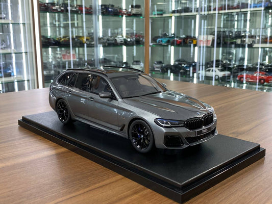 1/18 Resin Model GT Spirit BMW 530e xDrive M Sport Touring G91 – Grey – Limited Edition