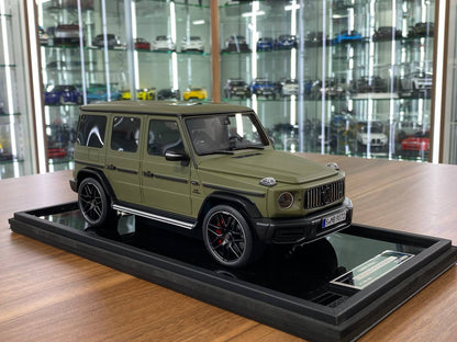 1/18 Mercedes-Benz G-Class G63 AMG W463 V8 Biturbo 2019 Army Green MotorHelix