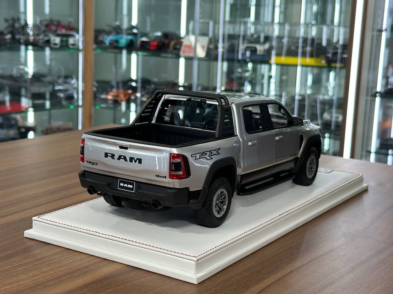 Exclusive 1/18 Dodge Ram TRX 1500 [Silver] by Diamand – Limited Edition (40 pcs)