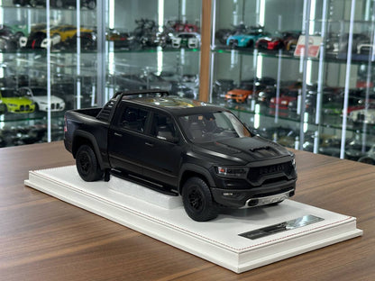 Exclusive 1/18 Dodge Ram TRX 1500 [Black Matt] – Limited Edition (40 pcs)