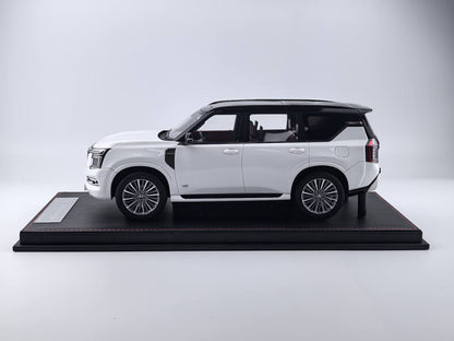 ★[Pre-Order | Delivery Sep 2025] 1/18 Diamand Nissan Patrol Y63 – White / Black – Limited Edition