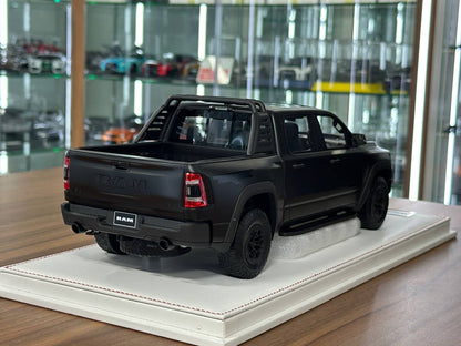 Exclusive 1/18 Dodge Ram TRX 1500 [Black Matt] – Limited Edition (40 pcs)