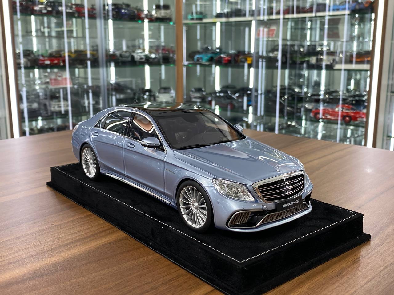 1/18 Resin model HH Models Mercedes Benz S65 L Reviera Blue Limited 30 pcs
