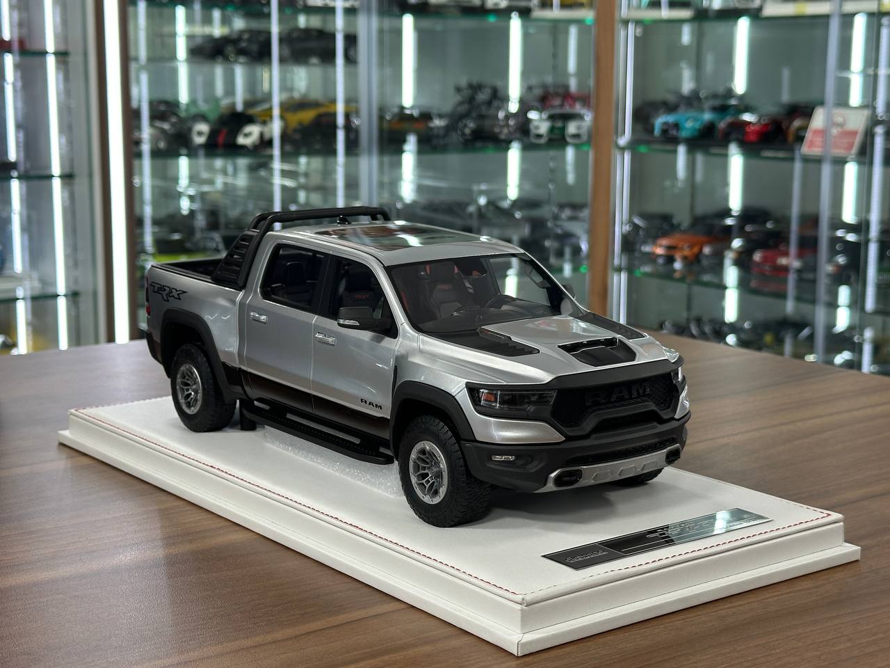 Exclusive 1/18 Dodge Ram TRX 1500 [Silver] by Diamand – Limited Edition (40 pcs)