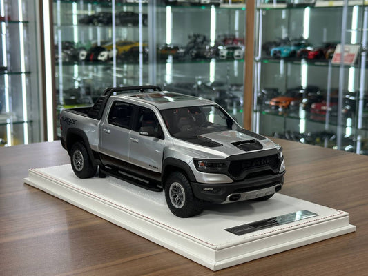 Exclusive 1/18 Dodge Ram TRX 1500 [Silver] – Limited Edition (40 pcs)