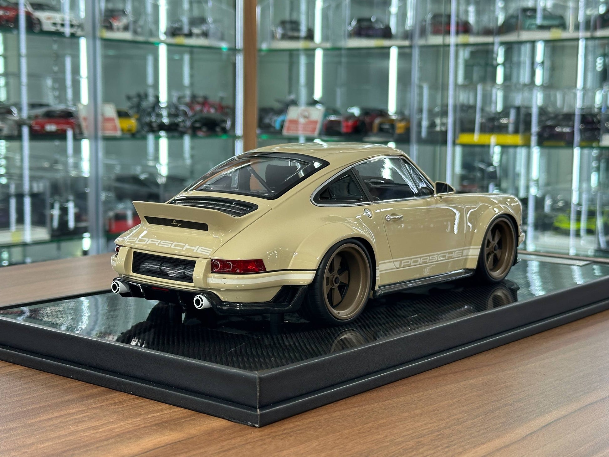 1/12 Resin Ivy Image Models Porsche Singer DLS – Cream (Back Engine Hood Opening)