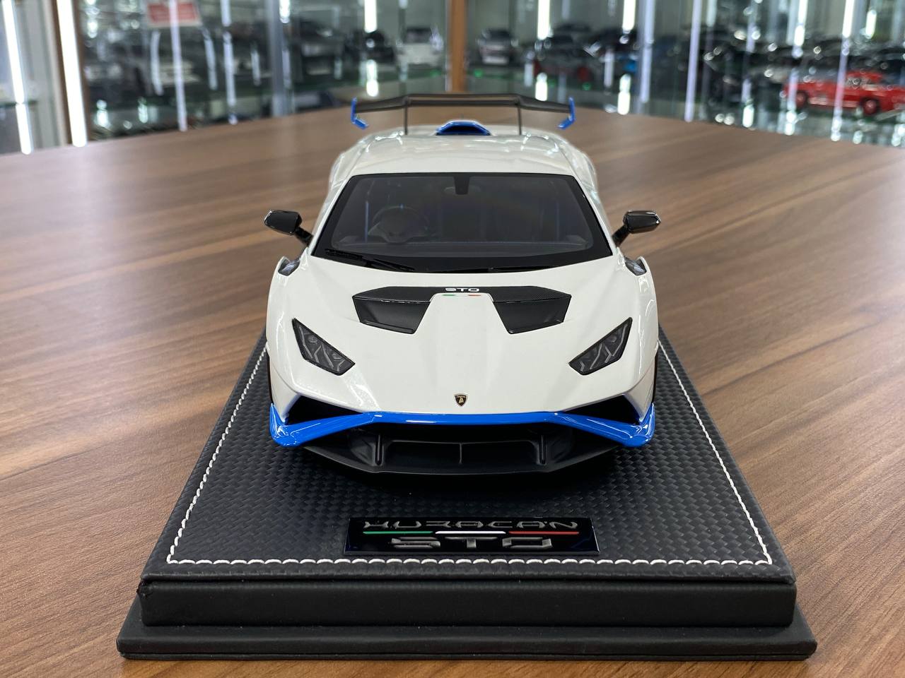 1/18 Resin Model MR Collection Lamborghini Huracan STO white Limited Edition