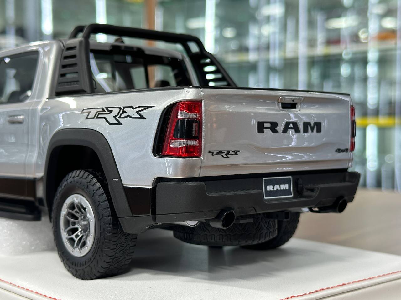 Exclusive 1/18 Dodge Ram TRX 1500 [Silver] by Diamand – Limited Edition (40 pcs)