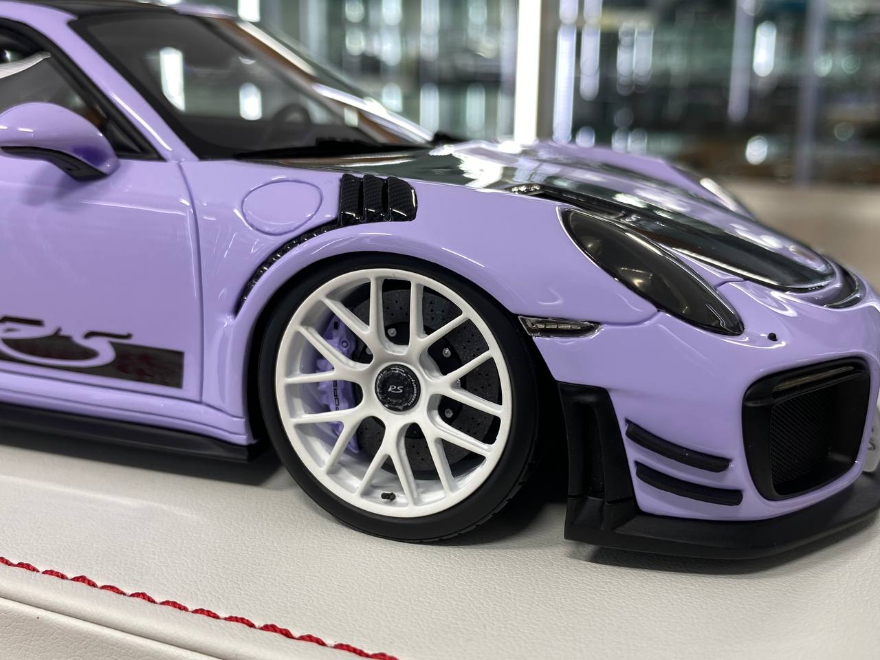 1:18 Resin Model (Not Opening) – Davis & Giovanni Porsche 911 GT3 RS MR Light Purple / Carbon – Limited 1 of 1