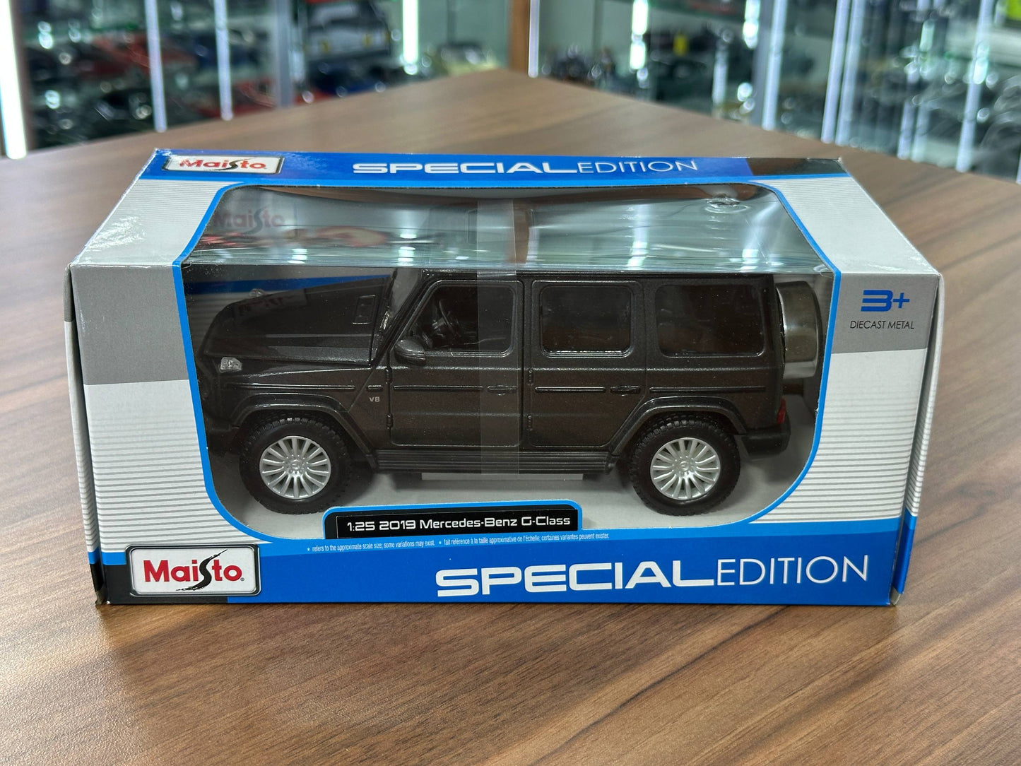 1/25 Diecast Maisto Mercedes-Benz G63 G-Class 2019 – Grey (2 Doors Opening)