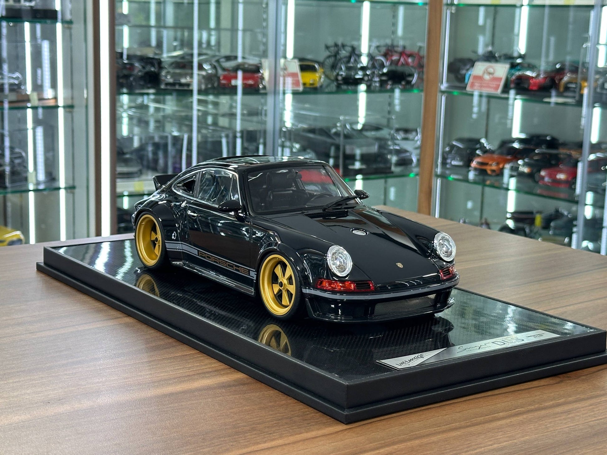 1/12 Resin Ivy Image Models Porsche Singer DLS – Black (Back Engine Hood Opening)