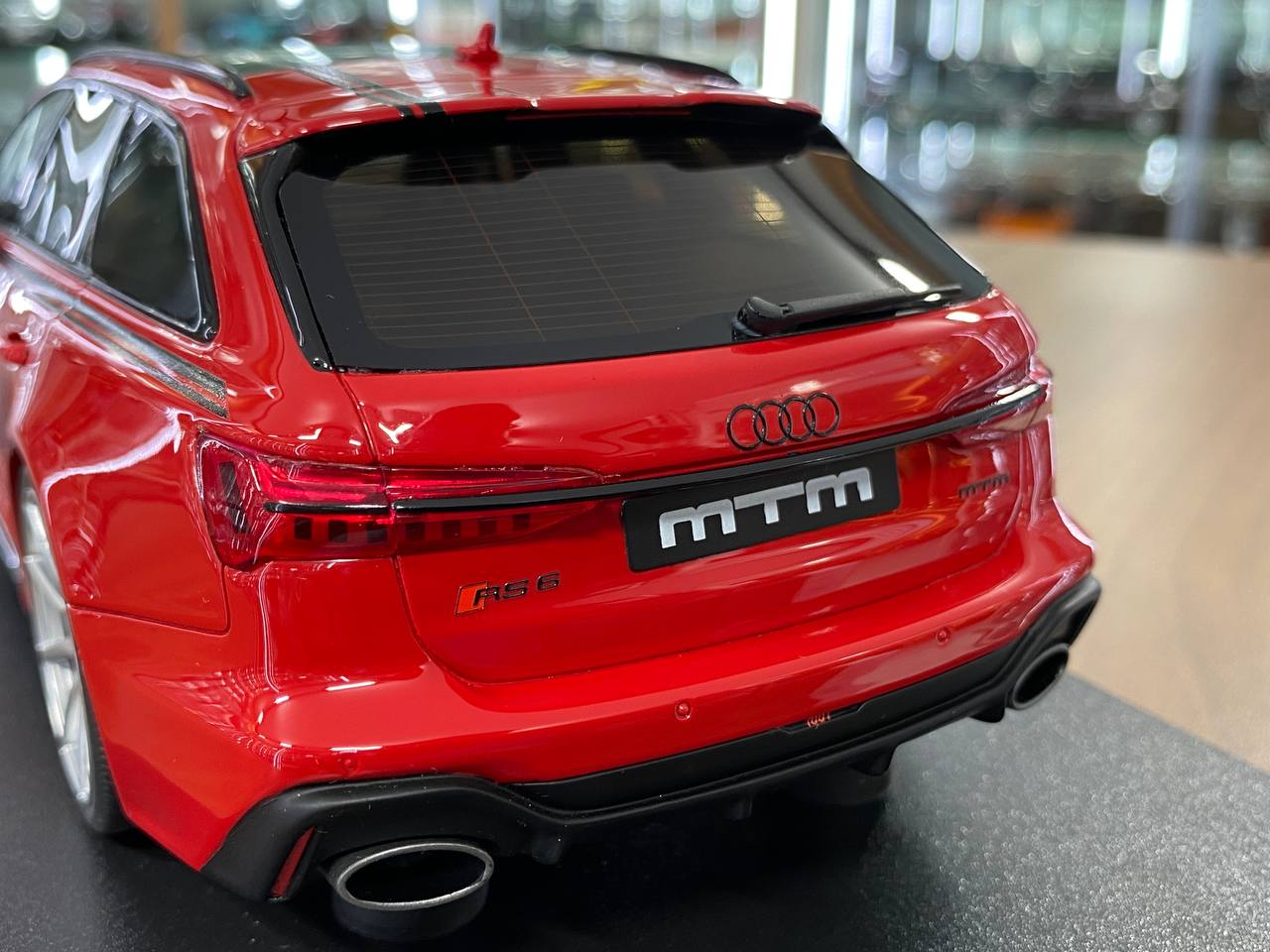 1/18 Resin Model GT Spirit Audi RS 6 (C8) AVANT MTM 2021 – Red – Limited Edition