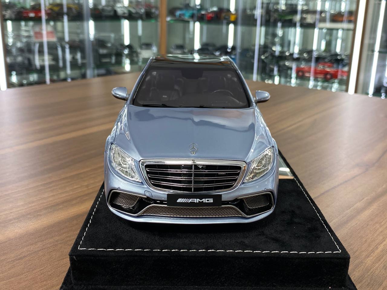 1/18 Resin model HH Models Mercedes Benz S65 L Reviera Blue Limited 30 pcs