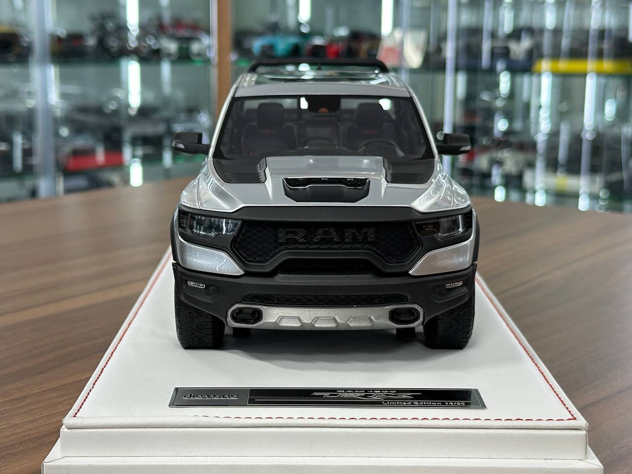 Exclusive 1/18 Dodge Ram TRX 1500 [Silver] by Diamand – Limited Edition (40 pcs)