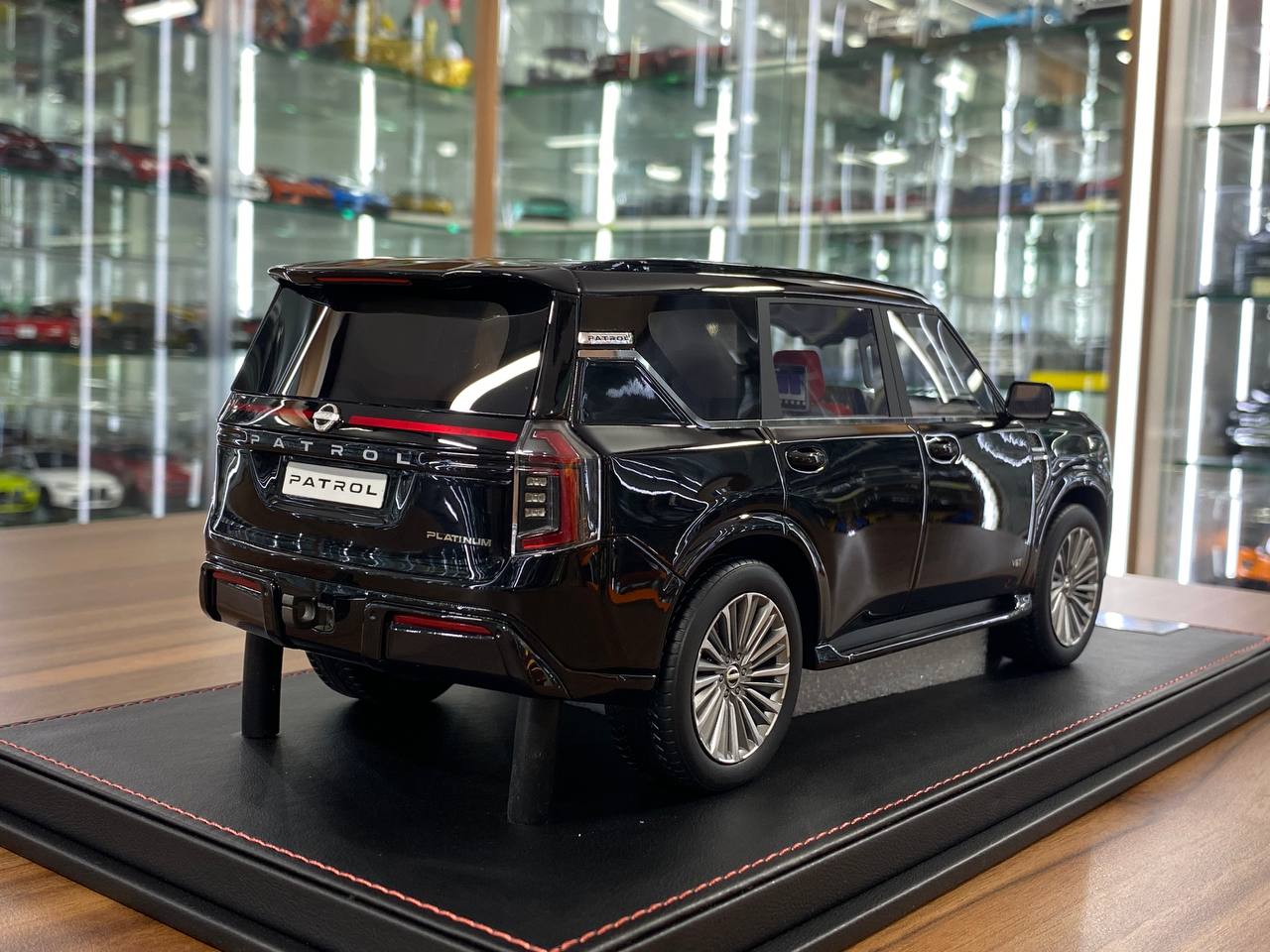 1/18 Diamand Nissan Patrol Y63 Platinum – Black – Limited Edition (75 pcs)
