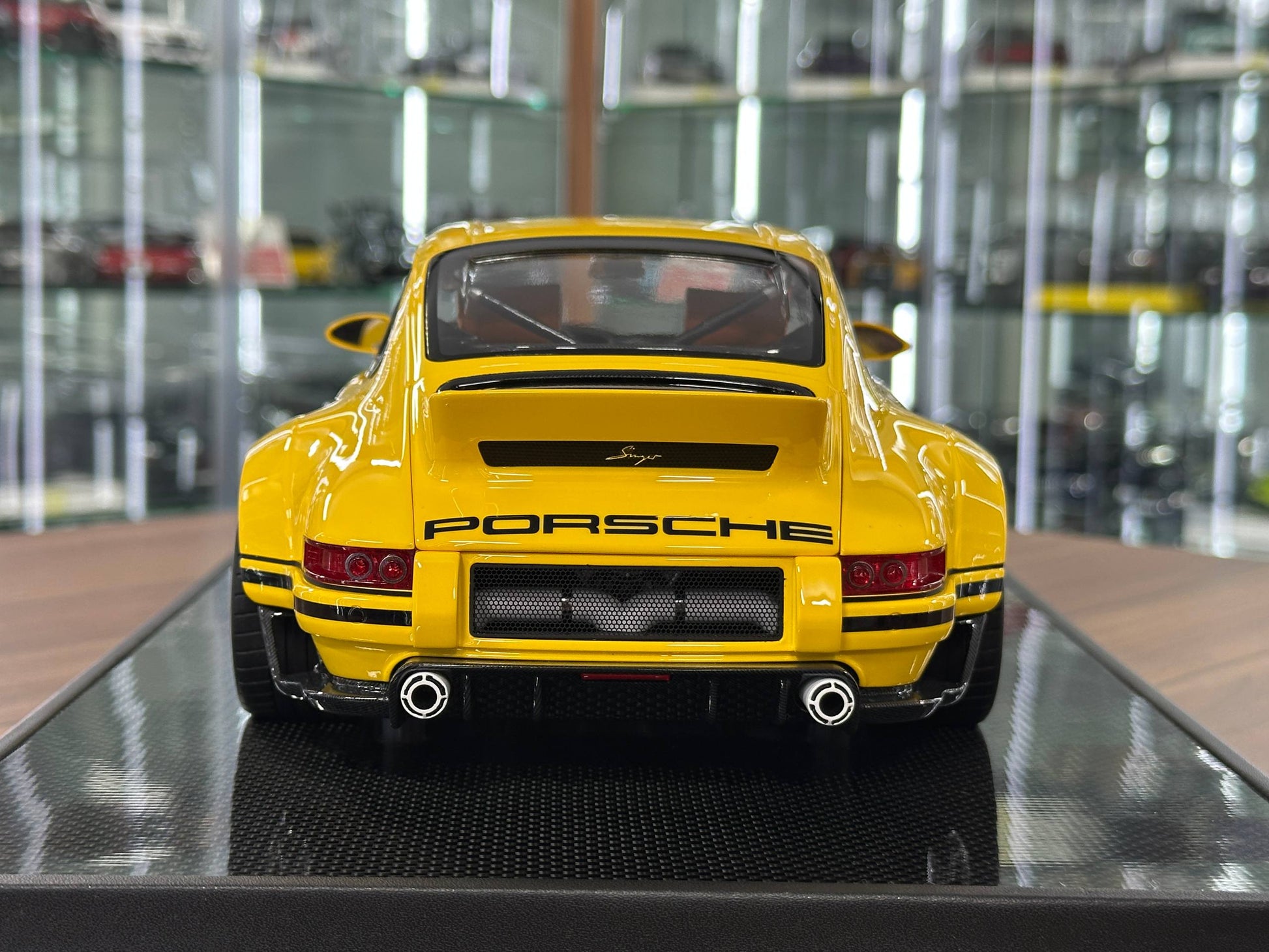 1/12 Resin Ivy Image Models Porsche Singer DLS – Yellow (Back Engine Hood Opening)