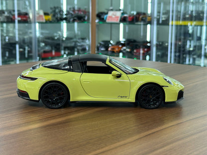1/18 Diecast
Maisto
Porsche 911 Targa 4 GTS 992.2
Yellow