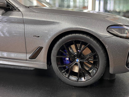 1/18 Resin Model GT Spirit BMW 530e xDrive M Sport Touring G91 – Grey – Limited Edition