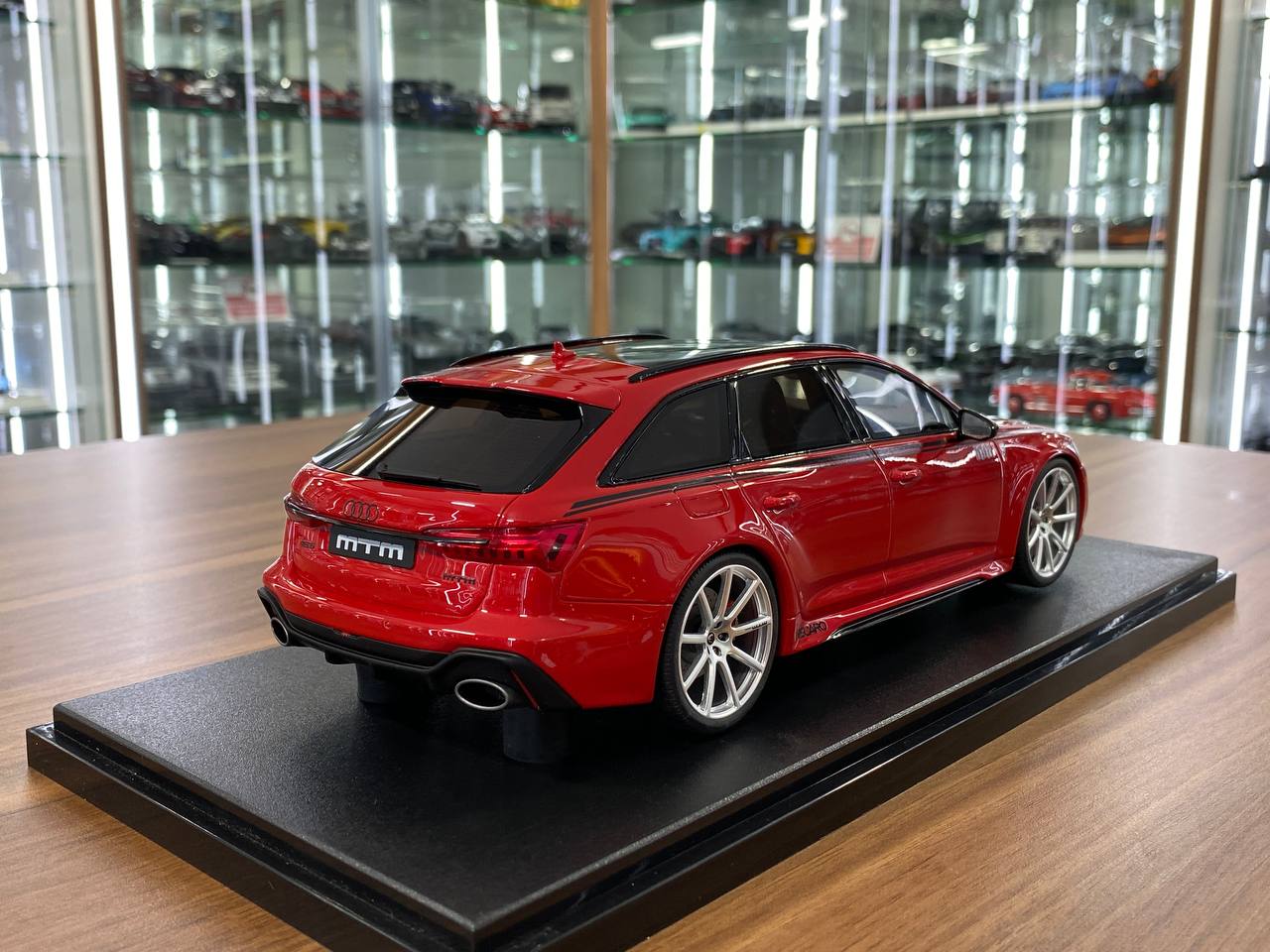 1/18 Resin Model GT Spirit Audi RS 6 (C8) AVANT MTM 2021 – Red – Limited Edition