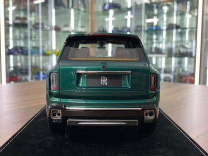 1:18 Resin – H&H Rolls-Royce Cullinan Series II Emerald Green – Limited 30 pcs