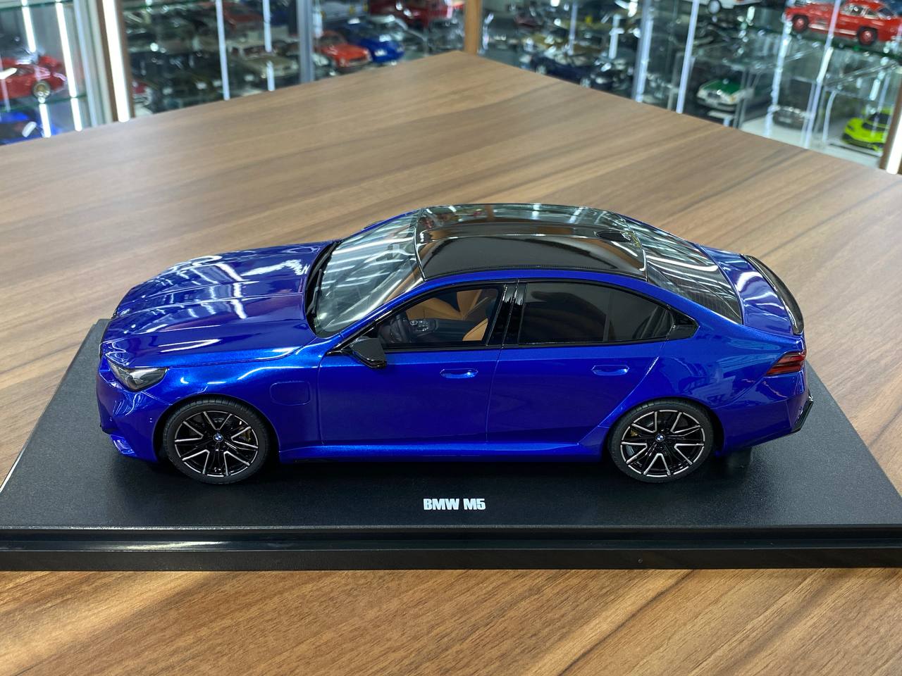 /18 Resin Model GT Spirit BMW M5 G90 – Blue Metallic – Limited Edition