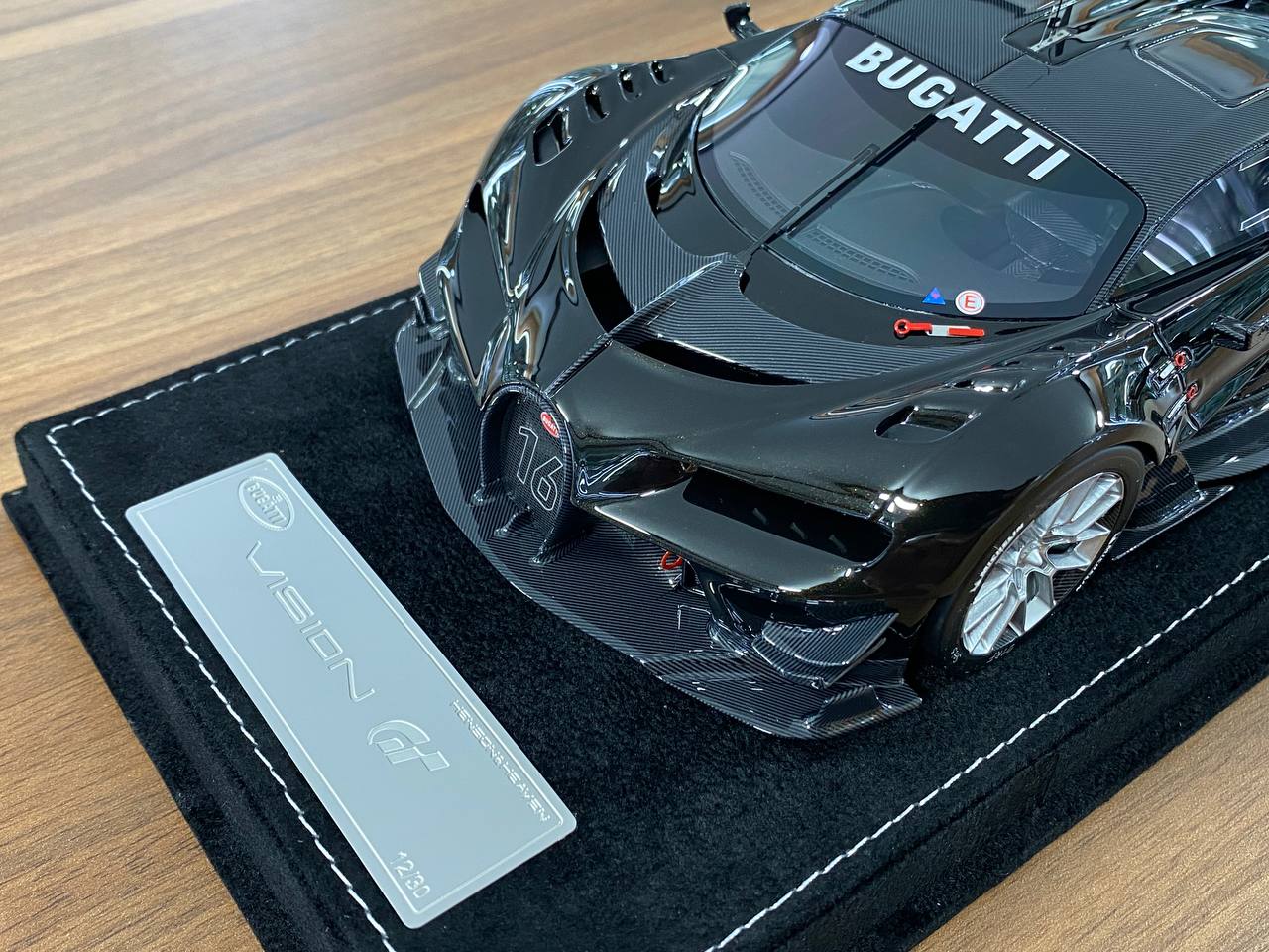 1/18 resin Models Limited 30 pcs HH Models Bugatti Vision GT Diamond Black / black Carbon