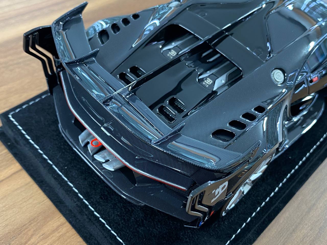 1/18 resin Models Limited 30 pcs HH Models Bugatti Vision GT Diamond Black / black Carbon