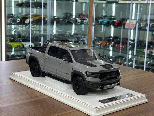 Exclusive 1/18 Dodge Ram TRX 1500 [Lunar Grey] – Limited Edition (70 pcs)