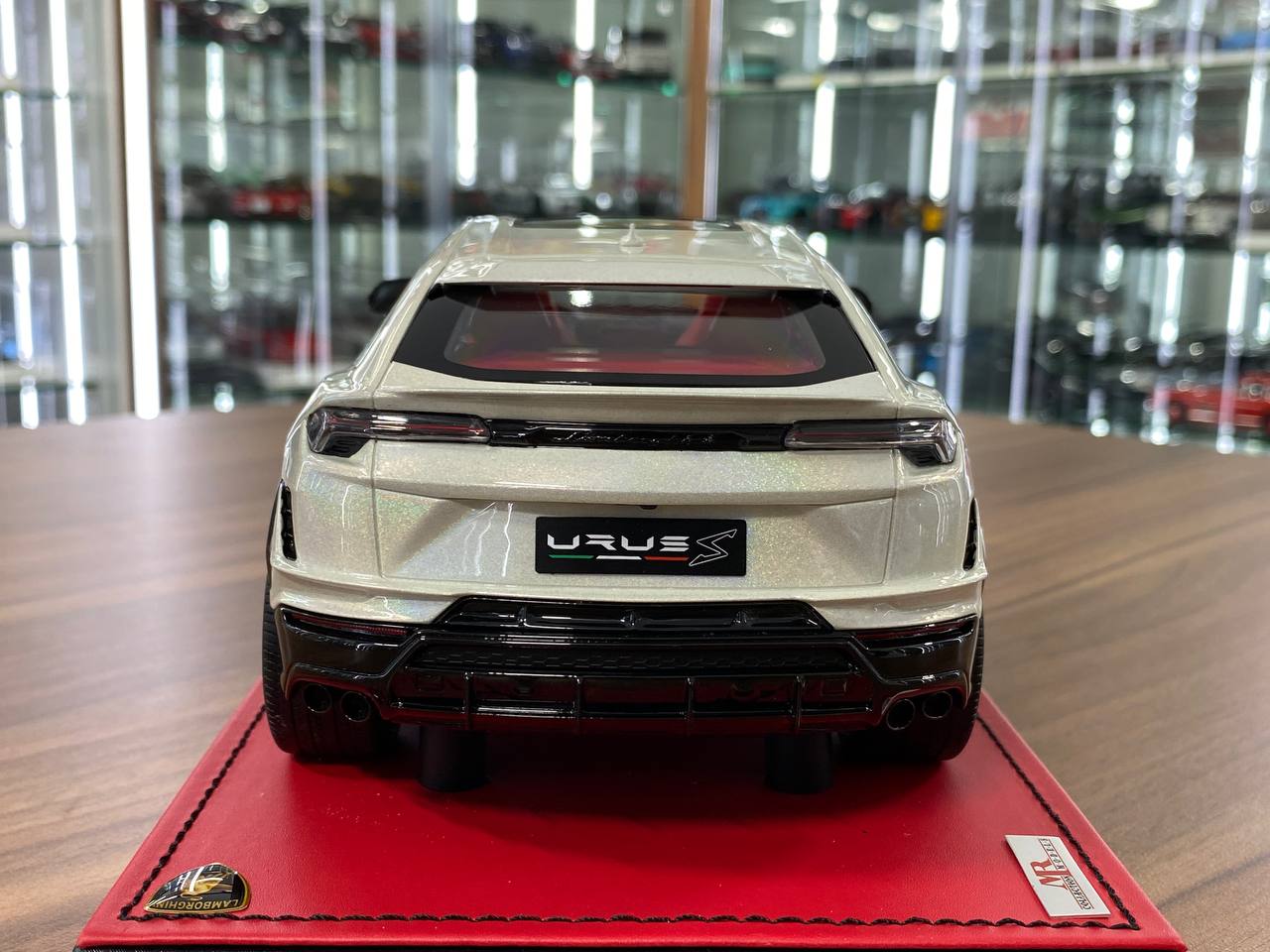 1/18 Resin MR Collection Models Lamborghini URUS S Limited 3 pcs White Chameleon