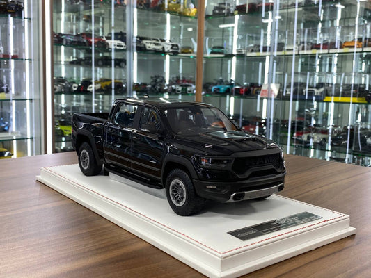 Exclusive 1/18 Dodge Ram TRX 1500 [Black Glossy] – Limited Edition (40 pcs)