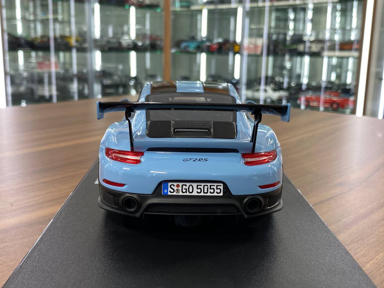 1/18 Resin Model GT Spirit Porsche 911 (991.2) GT2 RS – Gulf Blue – Limited Edition