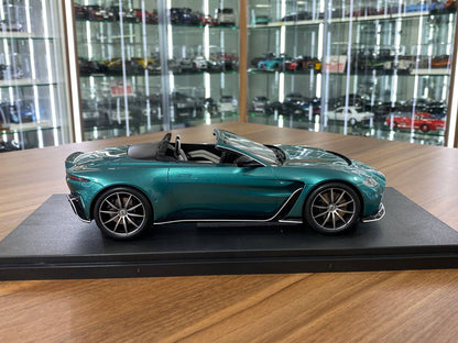 1/18 Resin Model GT Spirit Aston Martin V12 Vantage Roadster 2023 – Green – Limited Edition