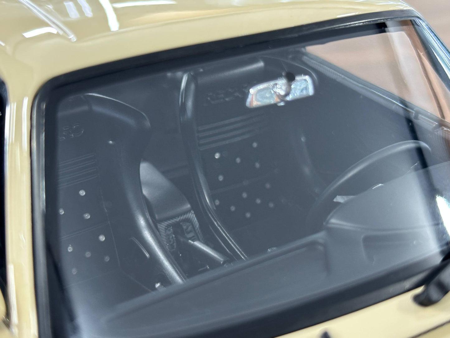 1/12 Resin Ivy Image Models Porsche Singer DLS – Cream (Back Engine Hood Opening)