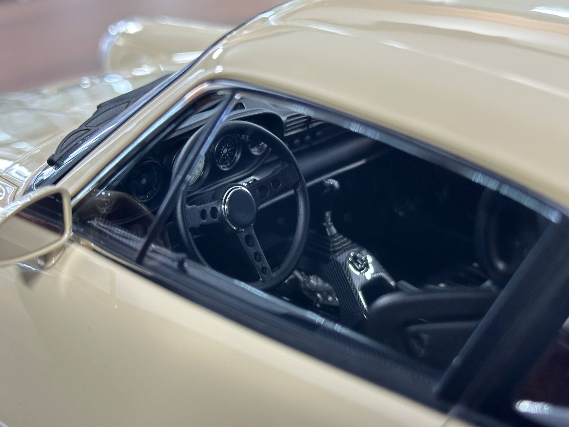 1/12 Resin Ivy Image Models Porsche Singer DLS – Cream (Back Engine Hood Opening)
