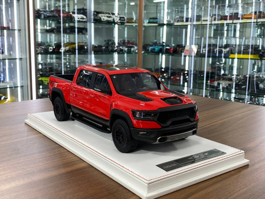 Exclusive 1/18 Dodge Ram TRX 1500 [Flame Red] – Limited Edition (40 pcs)