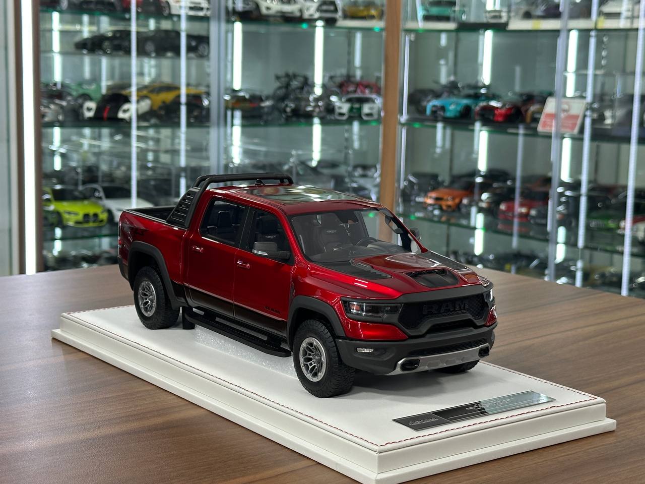 Exclusive 1/18 Dodge Ram TRX 1500 [Cherry Red] – Limited Edition (40 pcs)