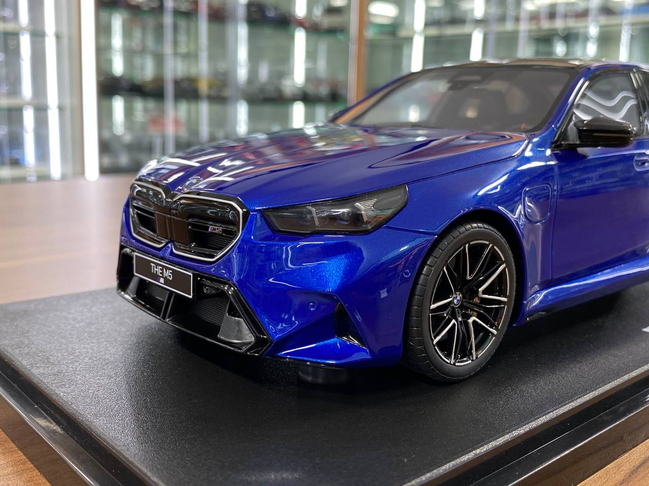 /18 Resin Model GT Spirit BMW M5 G90 – Blue Metallic – Limited Edition