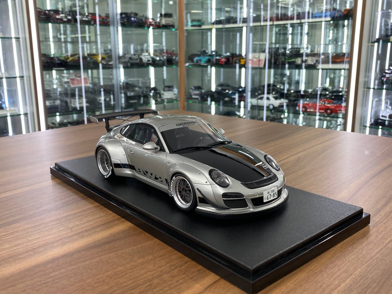 1/18 Resin Model GT Spirit Porsche RWB 911 (997) Abu Dhabi 2024 – Silver – Limited Edition