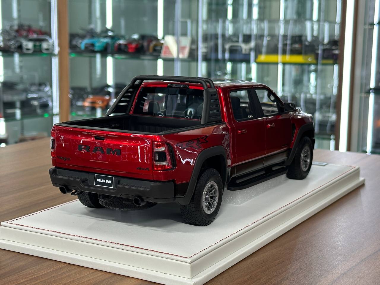 Exclusive 1/18 Dodge Ram TRX 1500 [Cherry Red] – Limited Edition (40 pcs)