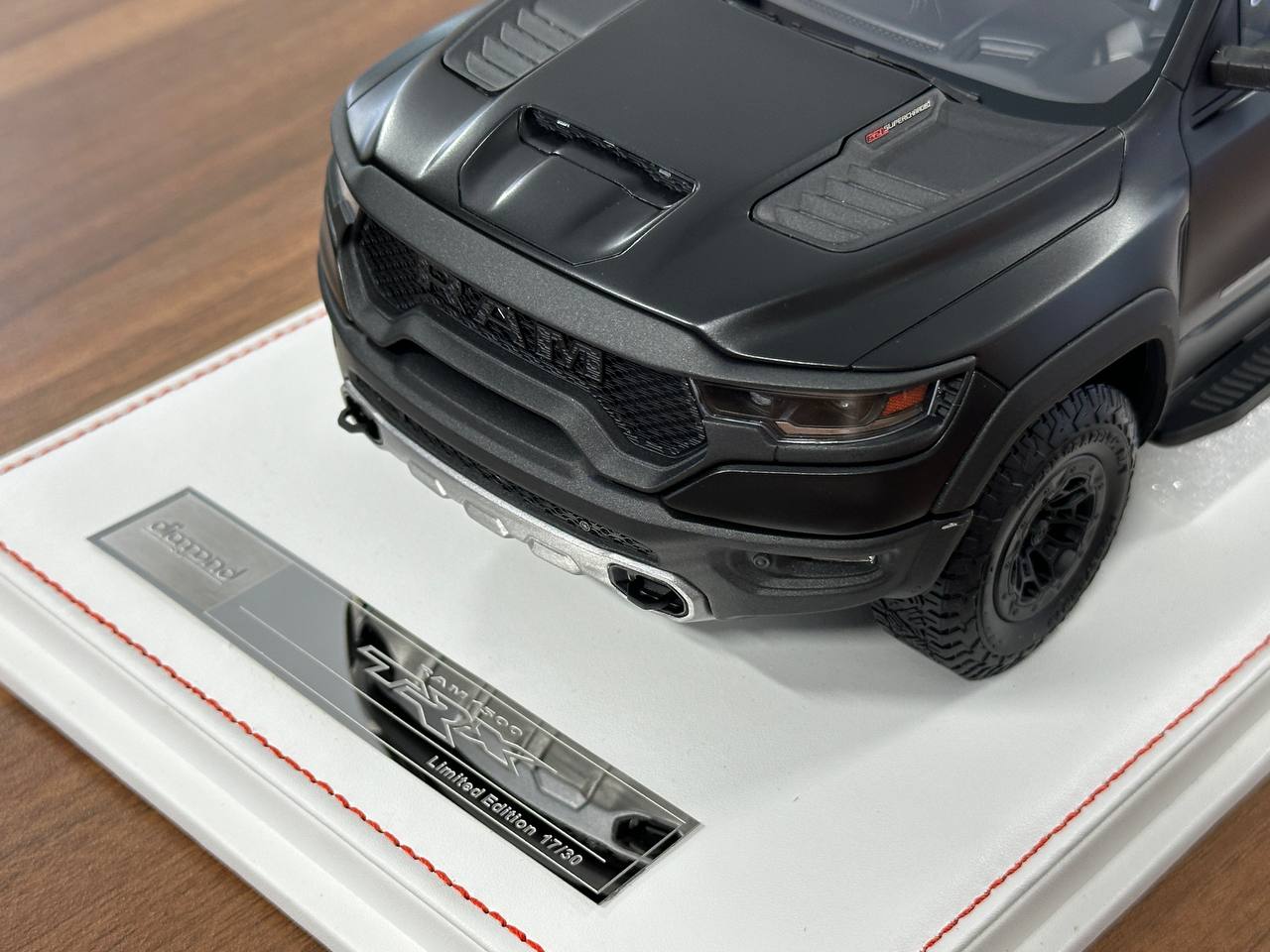 Exclusive 1/18 Dodge Ram TRX 1500 [Black Matt] – Limited Edition (40 pcs)