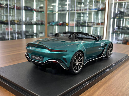 1/18 Resin Model GT Spirit Aston Martin V12 Vantage Roadster 2023 – Green – Limited Edition