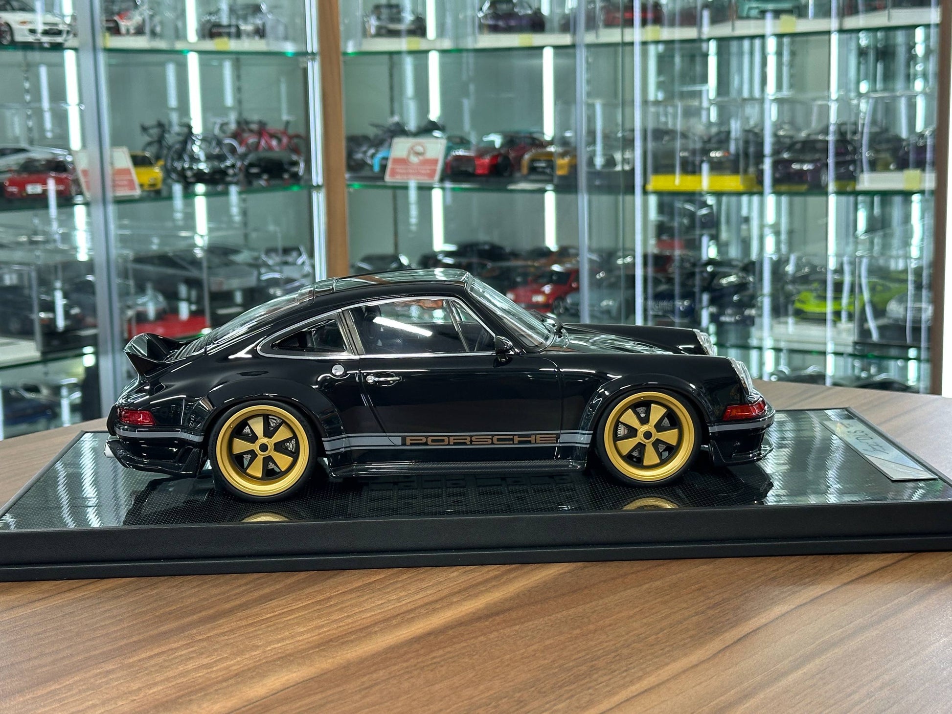 1/12 Resin Ivy Image Models Porsche Singer DLS – Black (Back Engine Hood Opening)