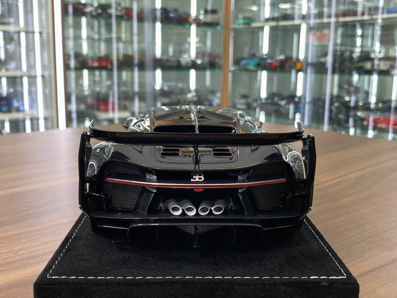 1/18 resin Models Limited 30 pcs HH Models Bugatti Vision GT Diamond Black / black Carbon