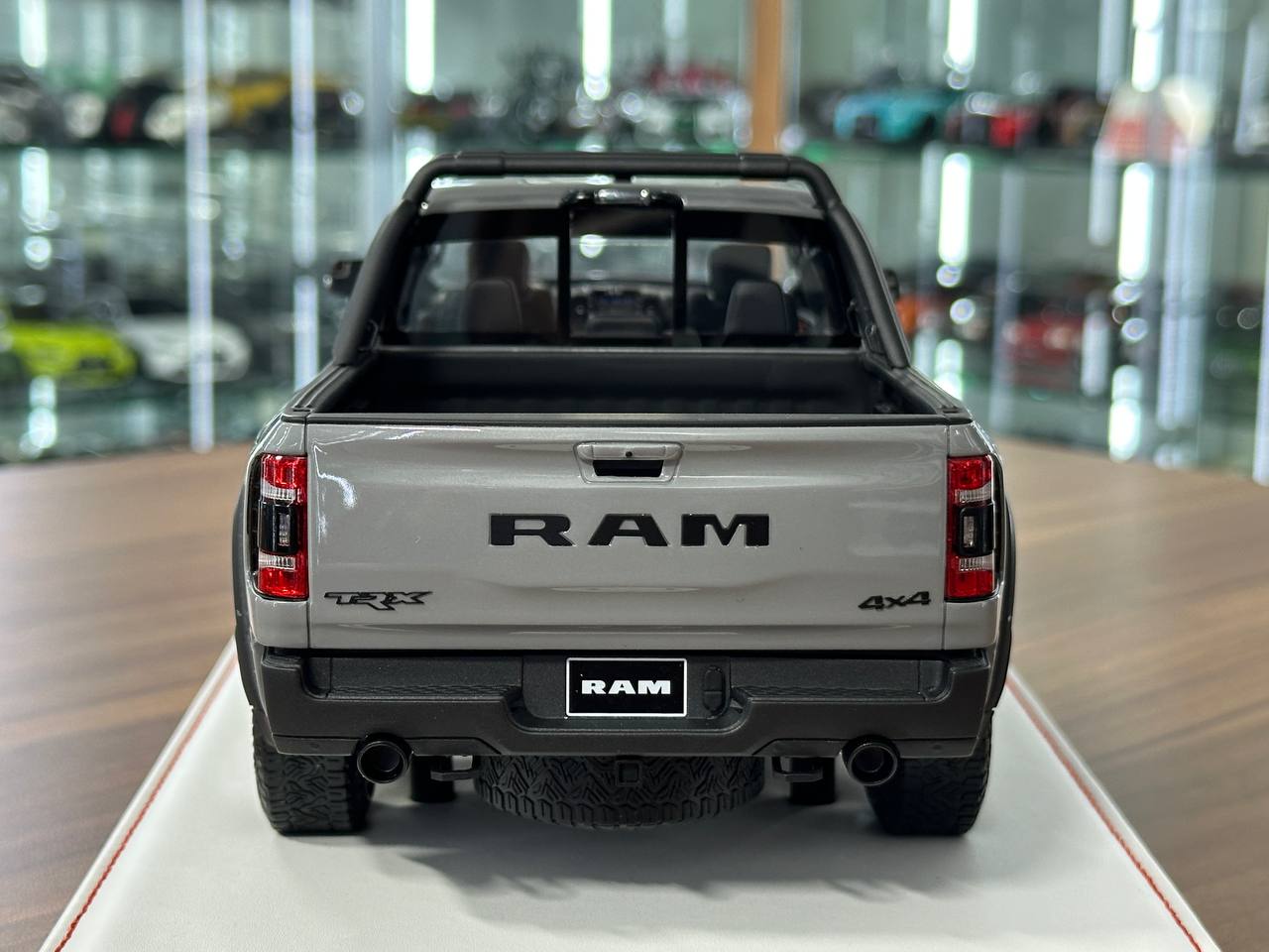 Exclusive 1/18 Dodge Ram TRX 1500 [Lunar Grey] By Diamand – Limited Edition (70 pcs)