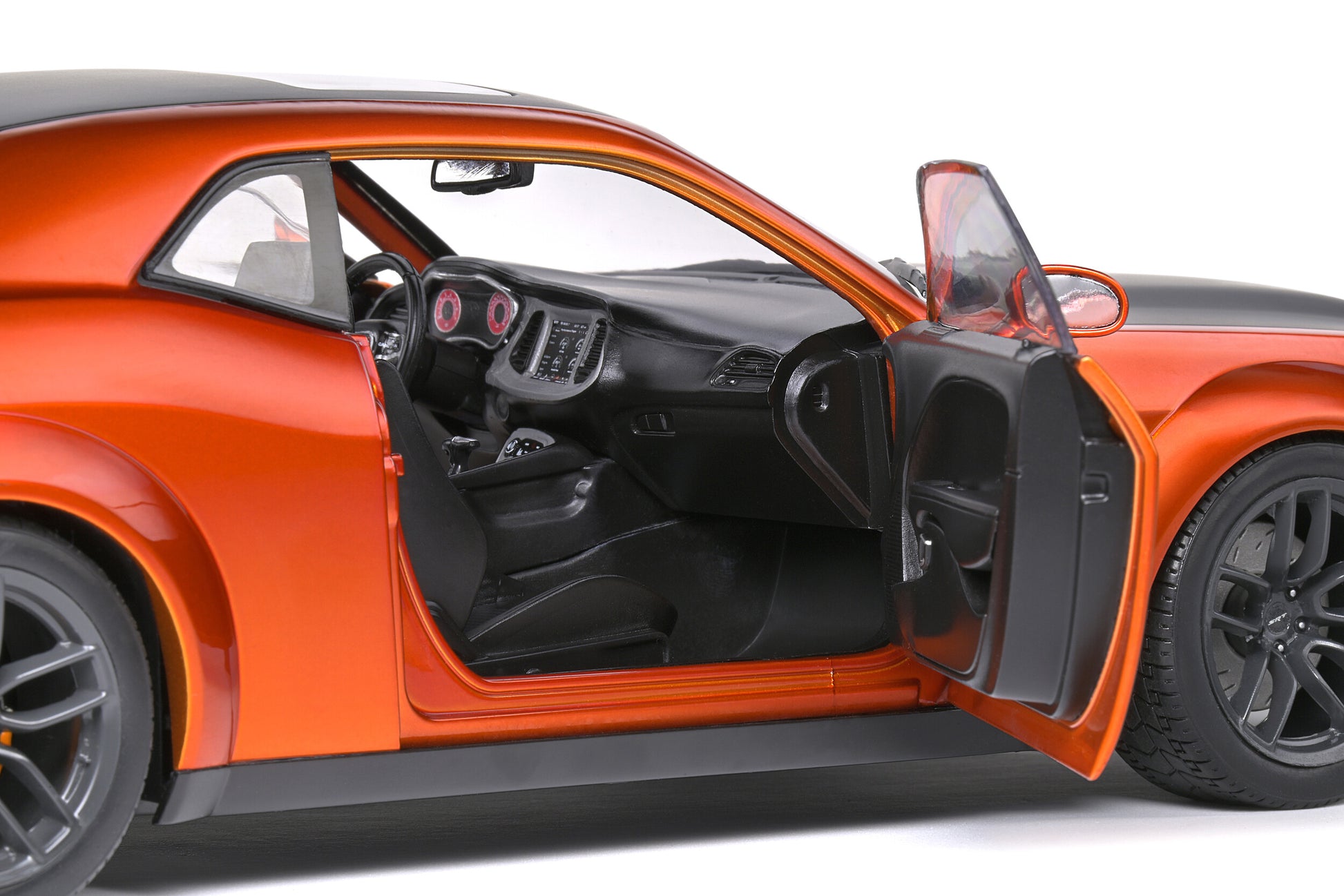 1/18 Diecast Dodge Challenger SRT Hellcat RedEye Orange Solido Model Car