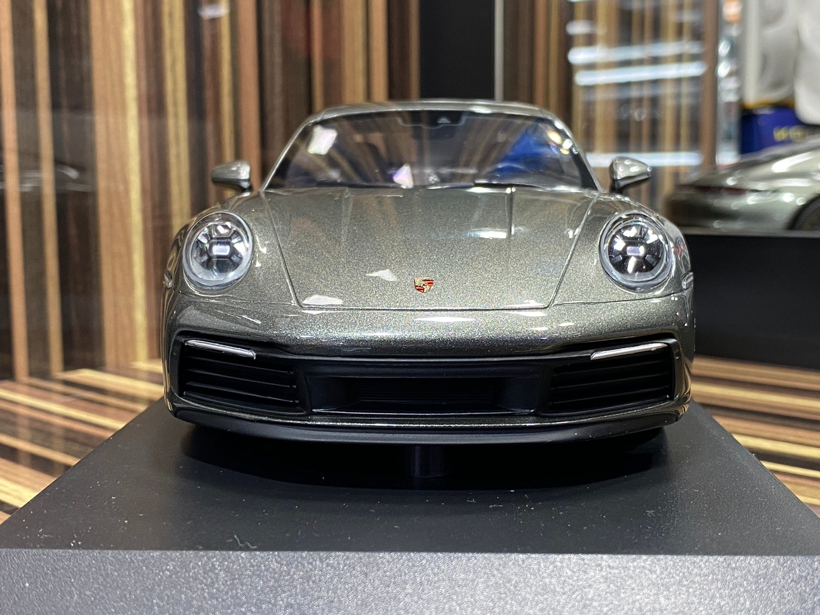 Porsche 911 Carrera 4S 2019 1/18 Diecast car by Minichamps